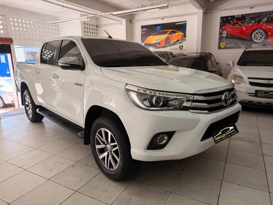 TOYOTA HILUX 2.8 SRX 4X4 CD 16V DIESEL 4P AUTOMÁTICO TOYOTA HILUX 2.8 SRX 4X4 CD 16V DIESEL 4P AUTOMÁTICO
